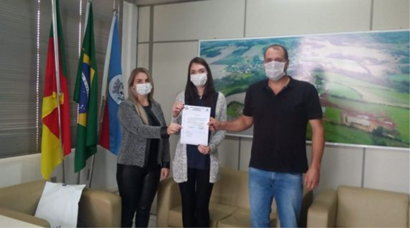 ANANDA CARGNELUTTI É EMPOSSADA COMO A NOVA MÉDICA DO MUNICÍPIO